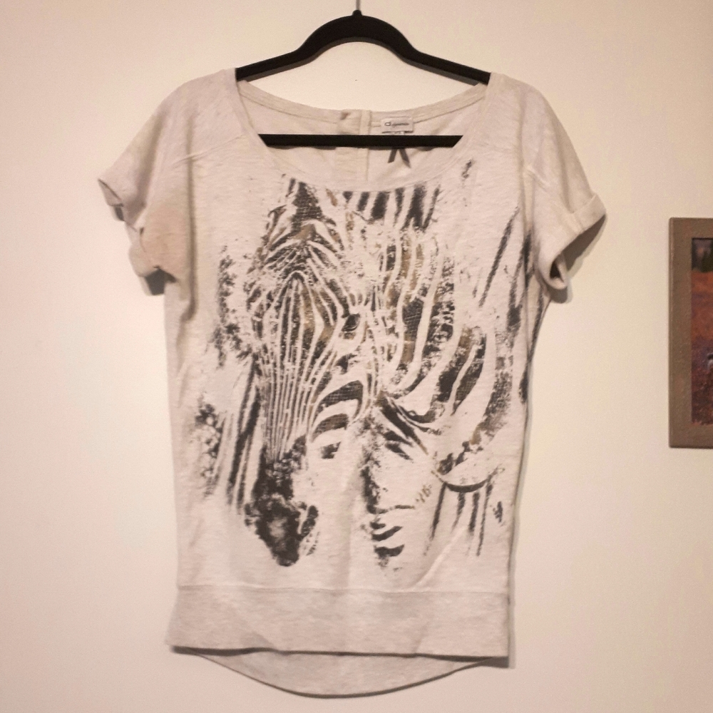 Short Sleeved Zebra Pullover